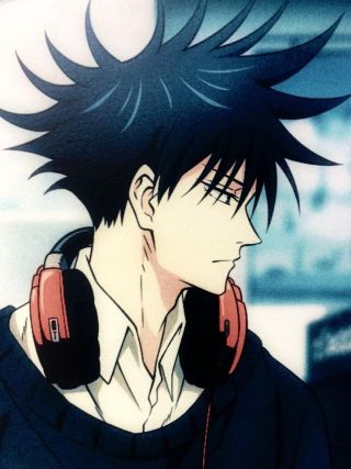 Megumi wearing headphone3
