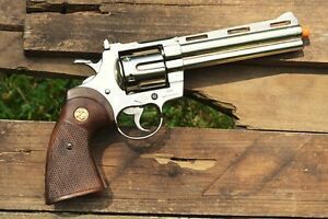 Churt pyton revolver