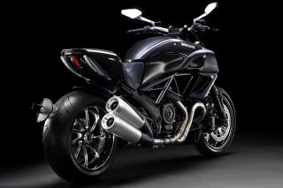 Ducati-diavel-carbon-2019