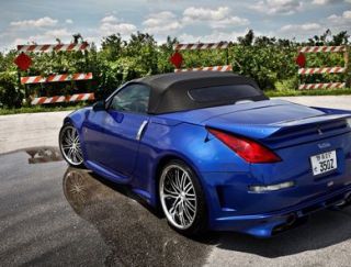 Blue Nissan 350z Roadster