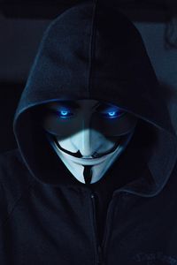 anonymus guy blue eyes 5k 01