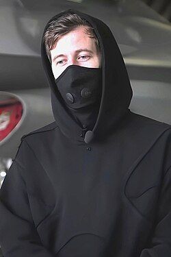 who know real face of AW